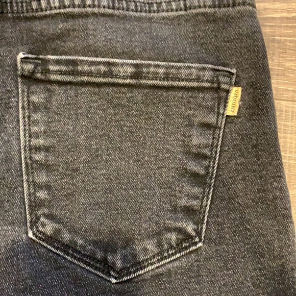 Baggy Mom Jean with Double Ripped Knees - Picture 10 of 10